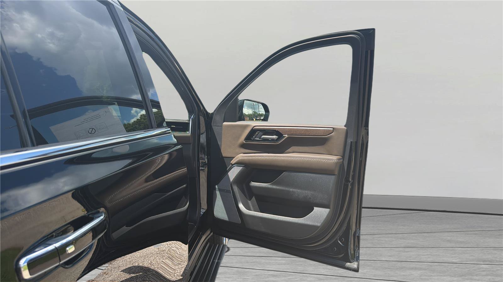 New 2026 GMC Yukon XL Denali Ultimate w/ LPO, Floor Liner Package AWD/4WD image 25