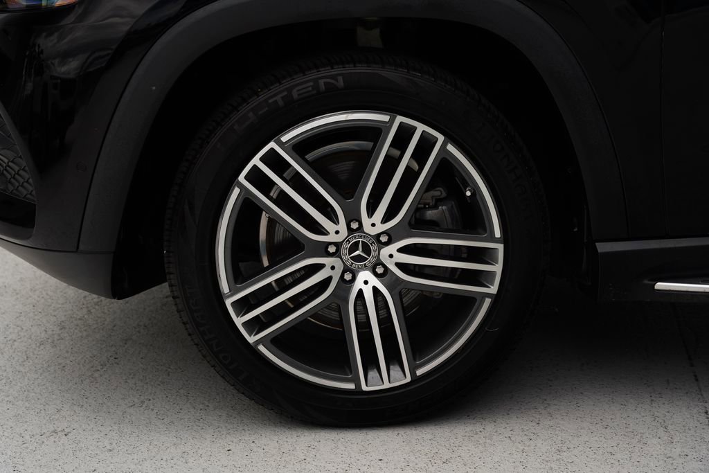 Used 2023 Mercedes-Benz GLS 450 4MATIC image 16