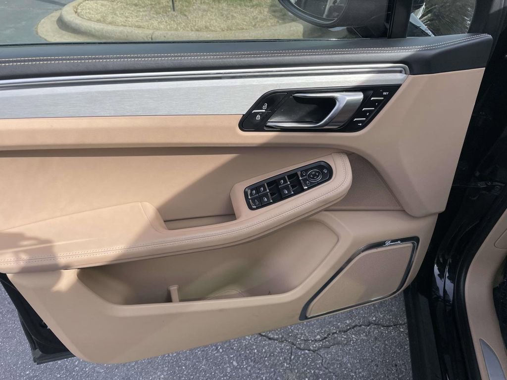Used 2022 Porsche Macan S image 24