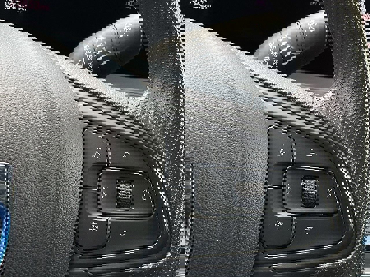 Used 2025 Buick Envista Preferred image 25