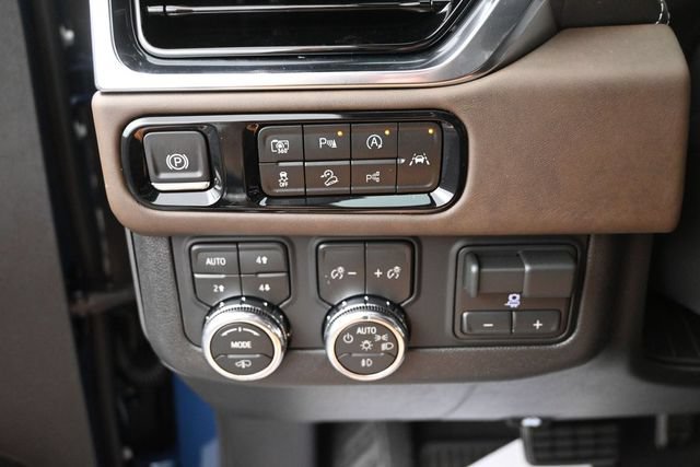 New 2026 GMC Yukon Denali Ultimate AWD/4WD image 31