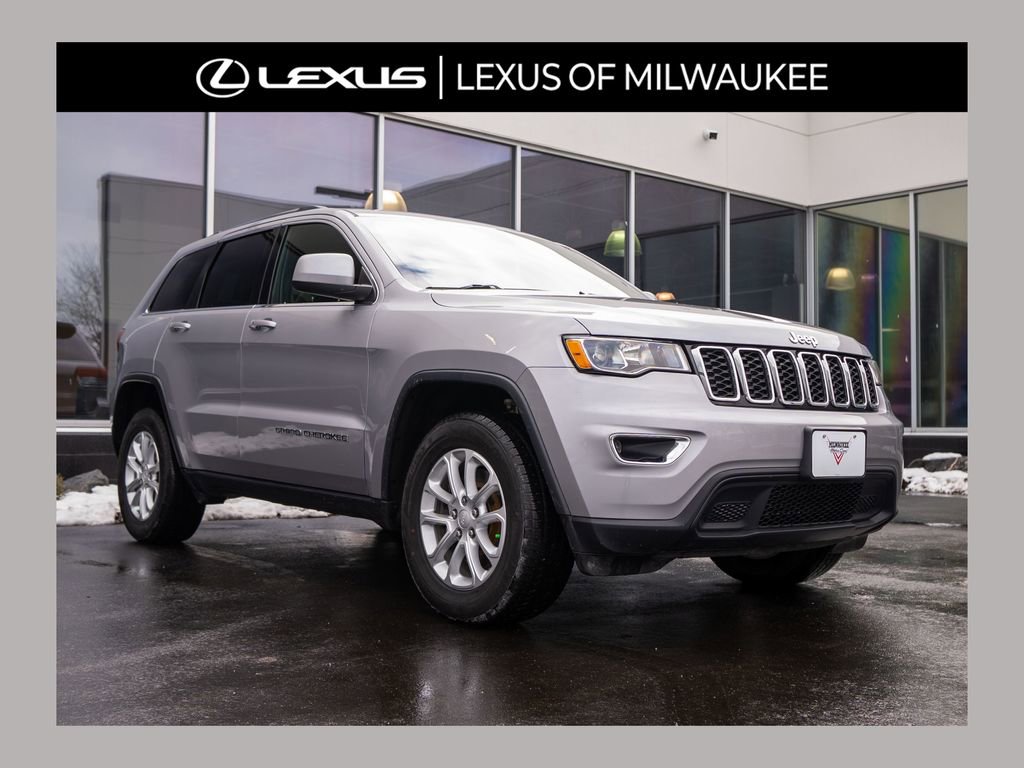 Used 2021 Jeep Grand Cherokee Laredo image 1