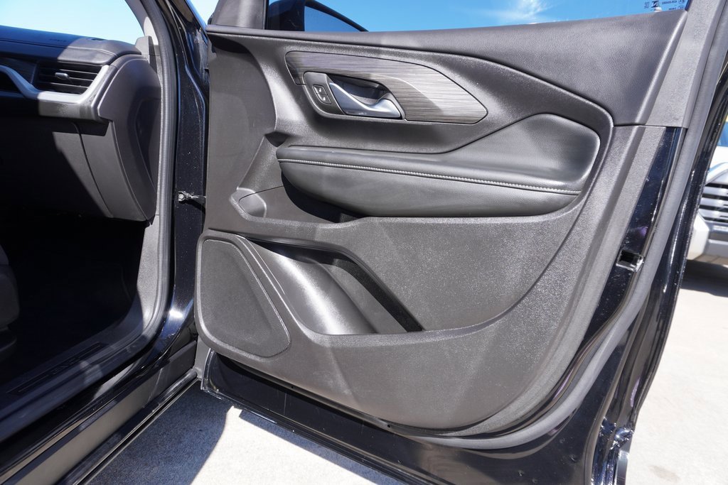 Used 2024 GMC Terrain SLE w/ Driver Convenience Package image 26