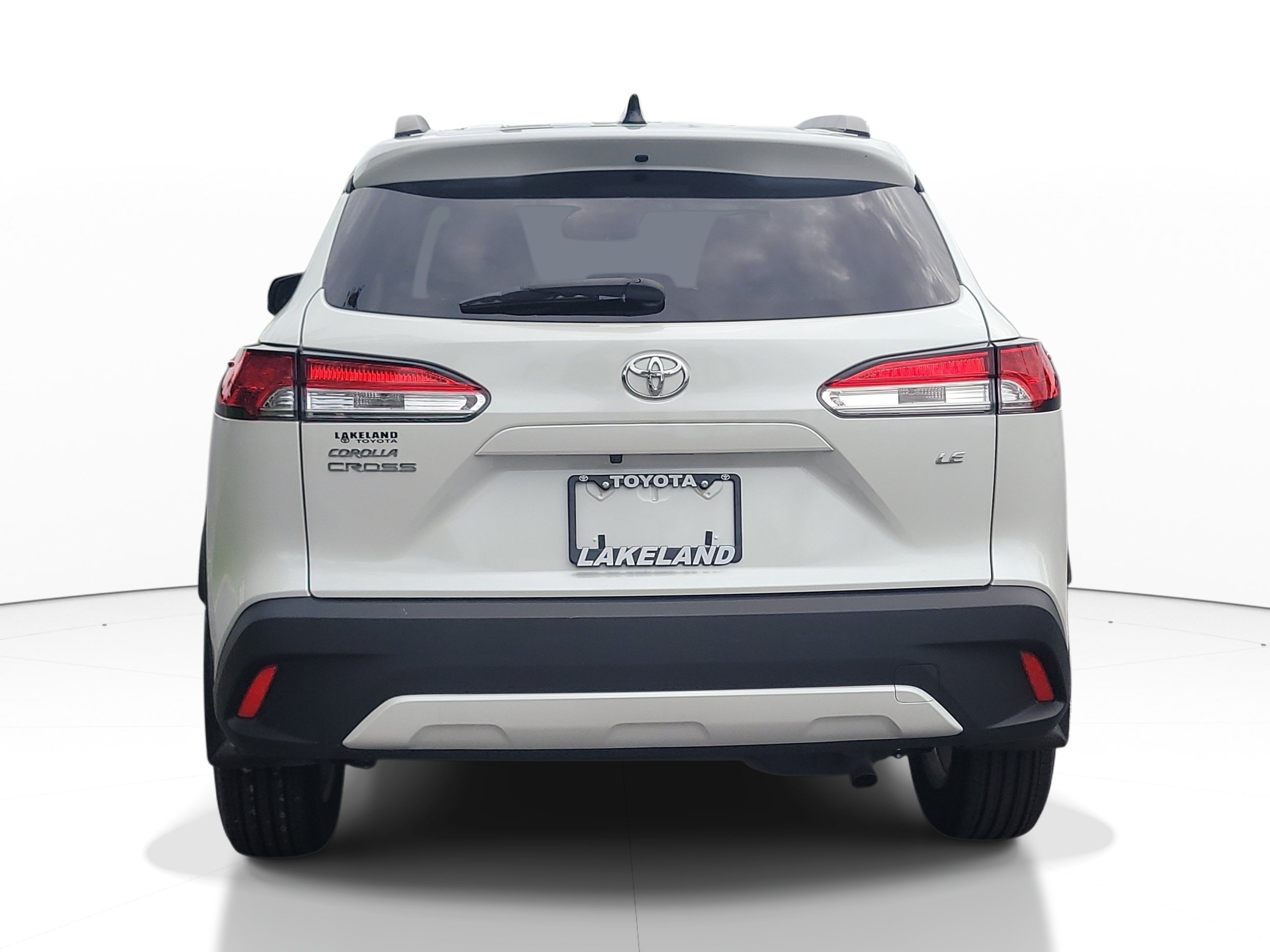 Certified 2025 Toyota Corolla Cross LE FWD image 6