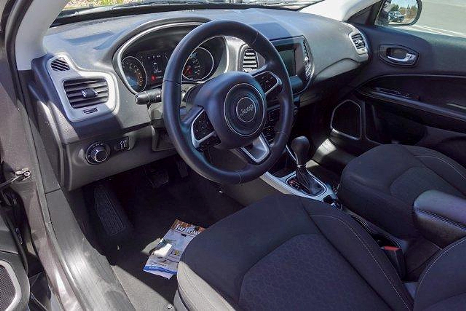 Used 2019 Jeep Compass Sport FWD image 10