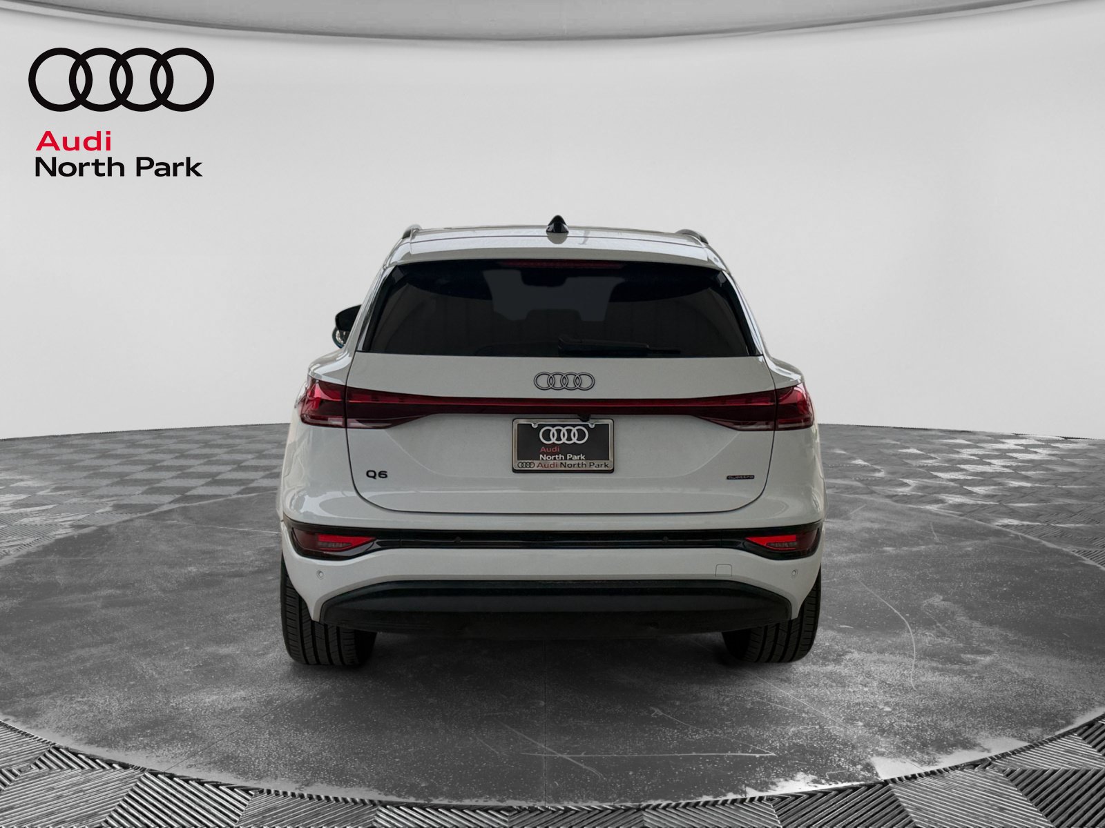 Used 2025 Audi Q6 e-tron Prestige w/ Black Warm Weather Package AWD/4WD image 4