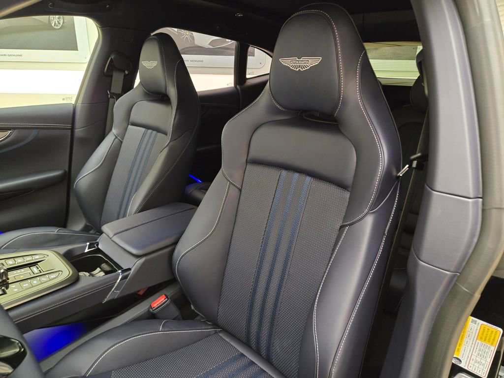 Used 2025 Aston Martin DBX 707 image 32