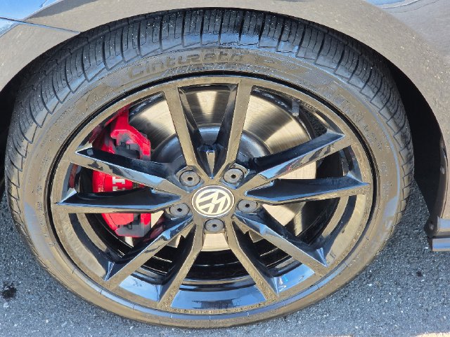 Used 2021 Volkswagen GTI SE FWD image 18