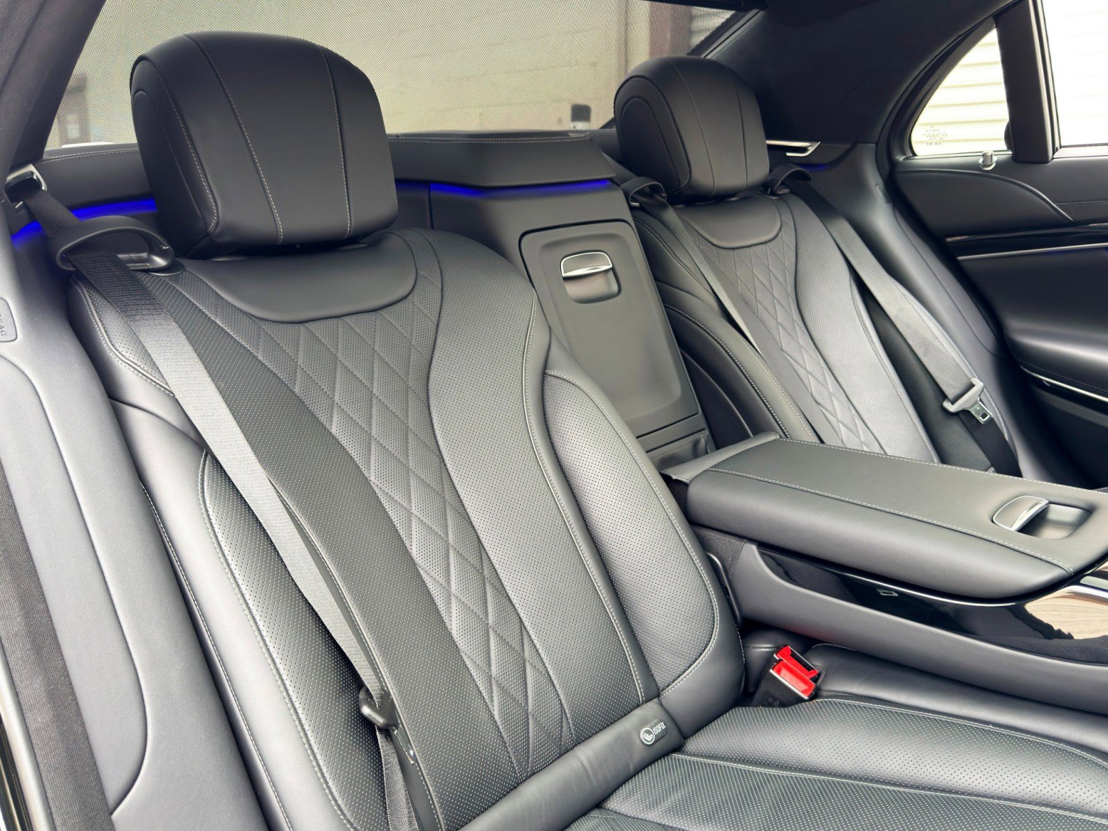 Used 2018 Mercedes-Benz S 560 Sedan w/ AMG Line Exterior image 40