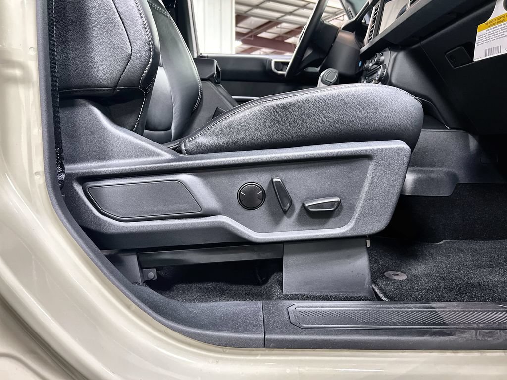 Used 2025 Ford Bronco Outer Banks AWD/4WD image 30