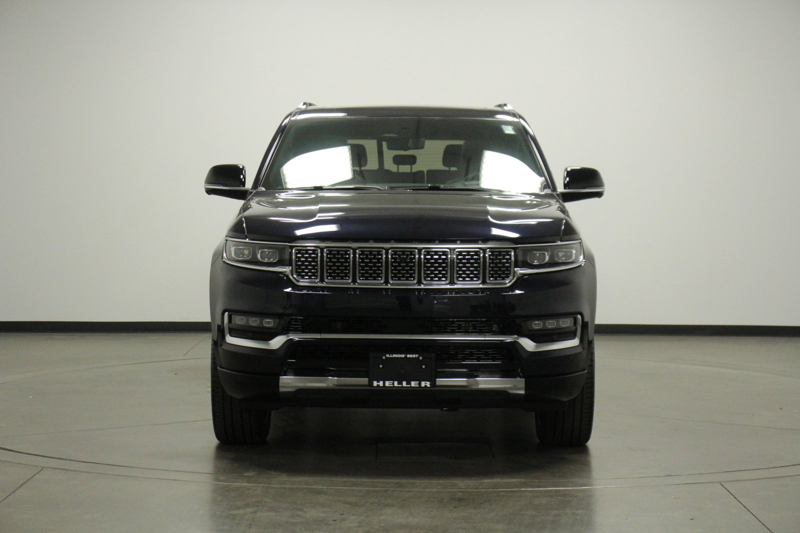 New 2023 Jeep Grand Wagoneer Series III AWD/4WD image 9