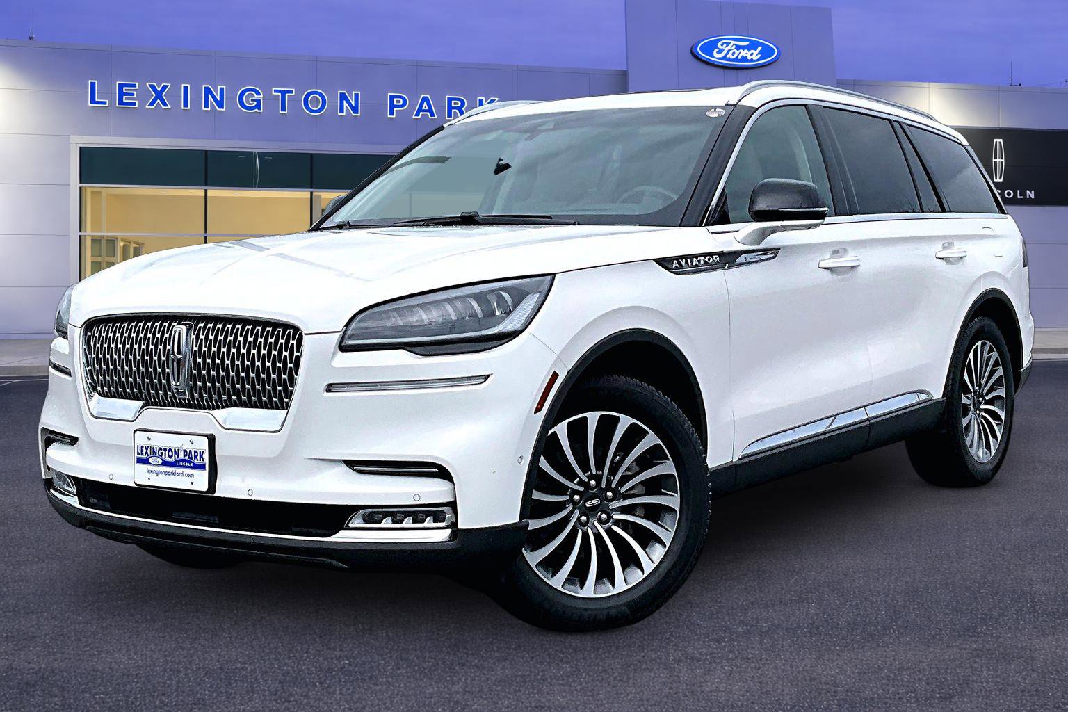 Used 2021 Lincoln Aviator Reserve w/ Equipment Group 201A image 3