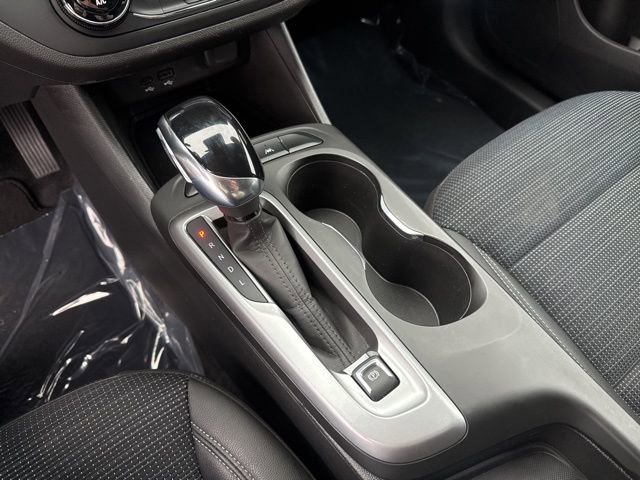 Used 2025 Buick Envista Preferred image 25