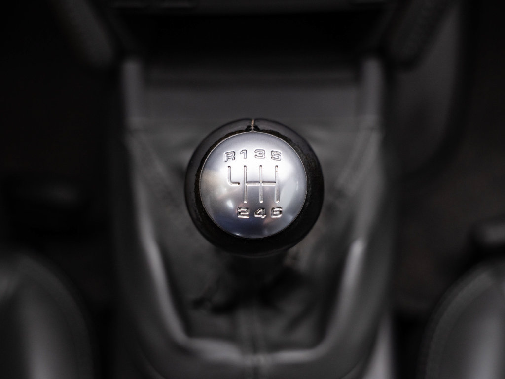 Used 2006 Porsche 911 Carrera RWD image 40