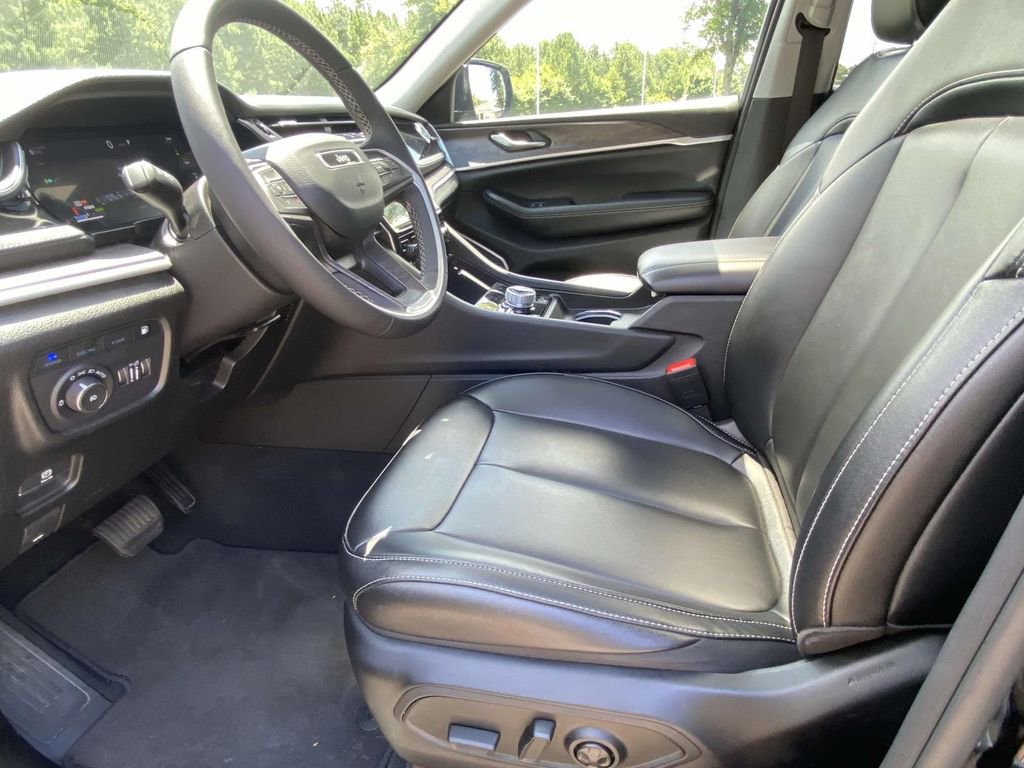 Used 2024 Jeep Grand Cherokee Limited 4xe image 13