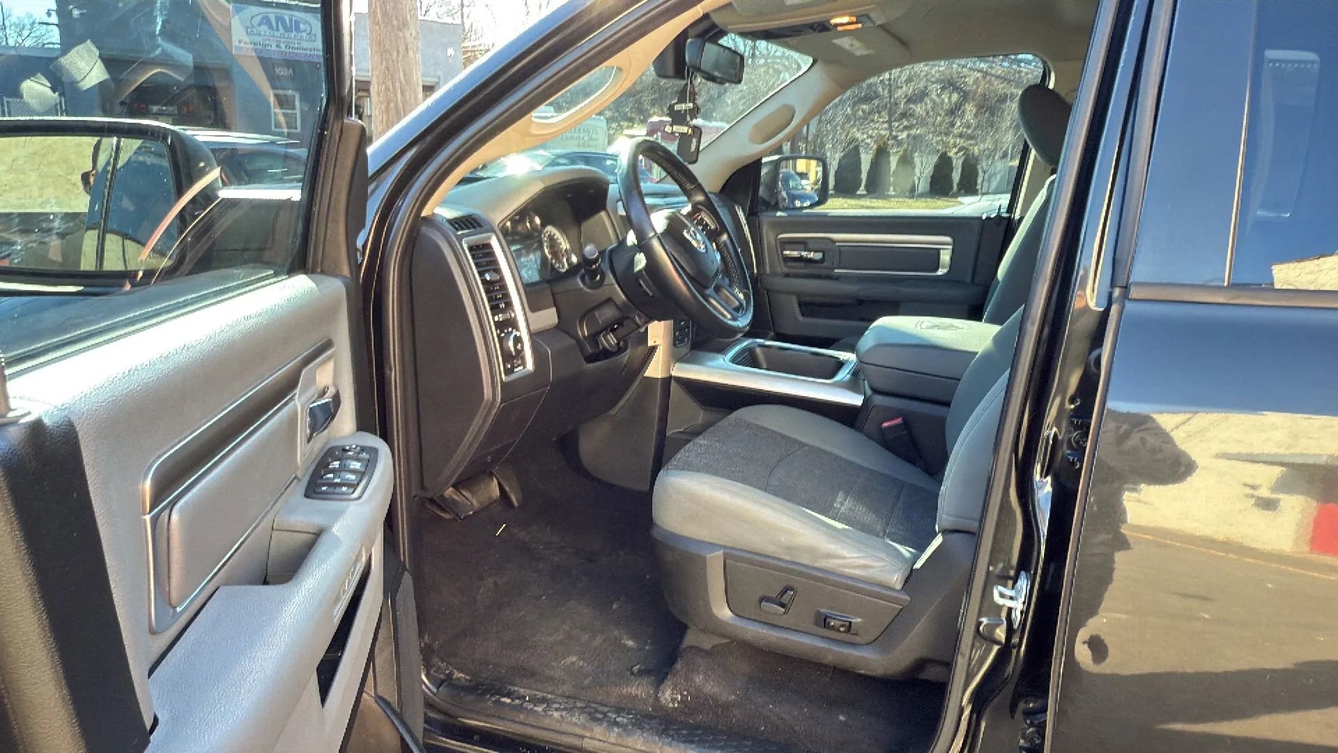 Used 2017 RAM 1500 Big Horn image 21