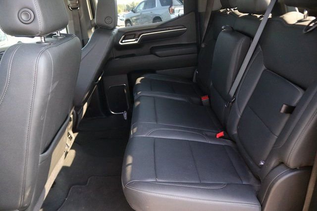Used 2024 GMC Sierra 1500 SLT AWD/4WD image 17