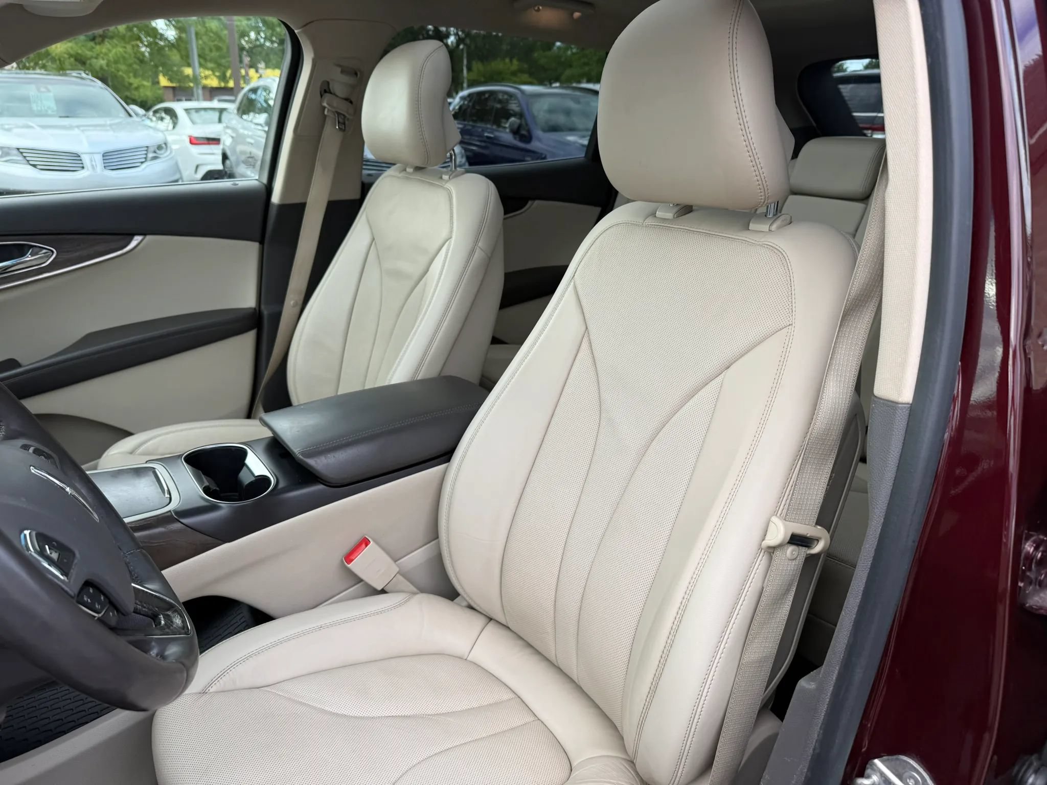 Used 2017 Lincoln MKX Reserve w/ Lincoln MKX Climate Package AWD/4WD image 16