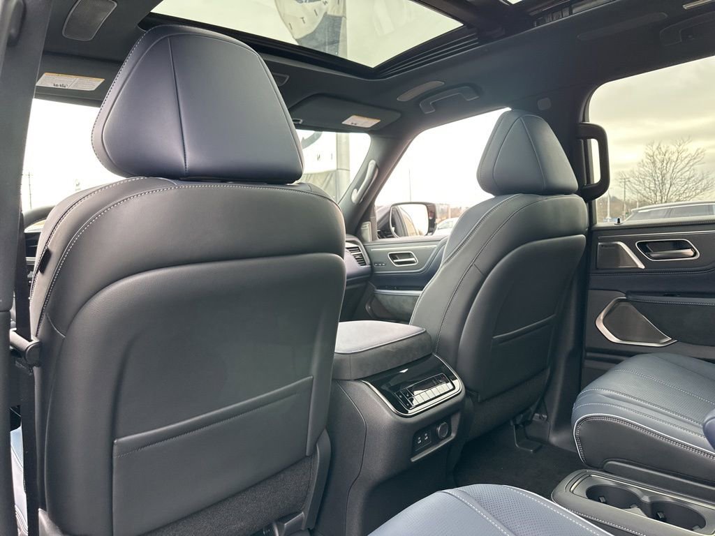 New 2026 INFINITI QX80 4WD w/ Sport Exterior Package image 34