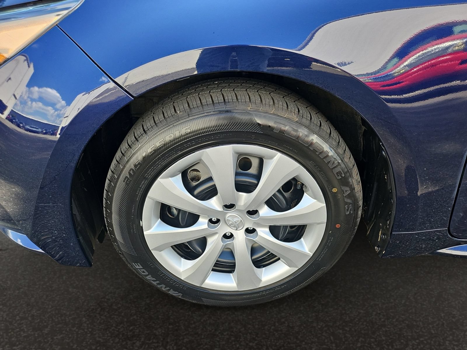 Used 2024 Toyota Corolla LE FWD image 40