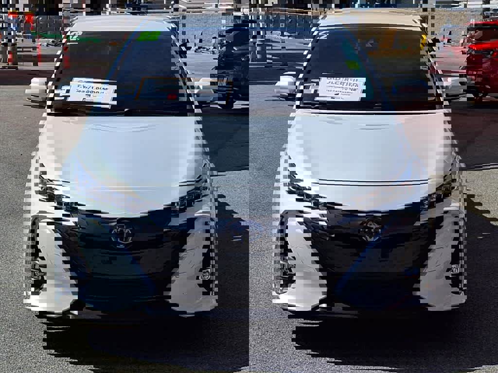Certified 2022 Toyota Prius Prime Limited image 2