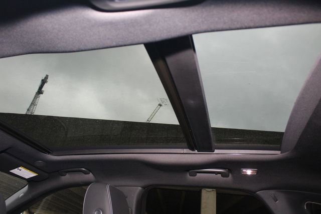 New 2026 Jaguar F-PACE R-Dynamic S image 23