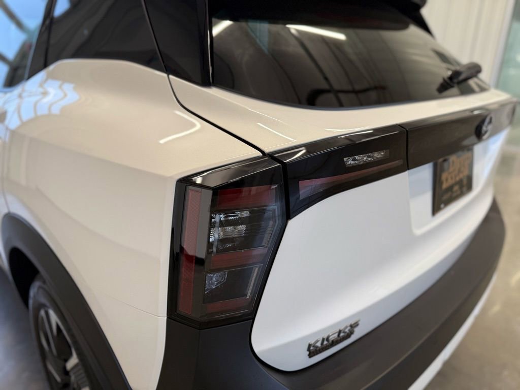 Used 2025 Nissan Kicks SR image 16