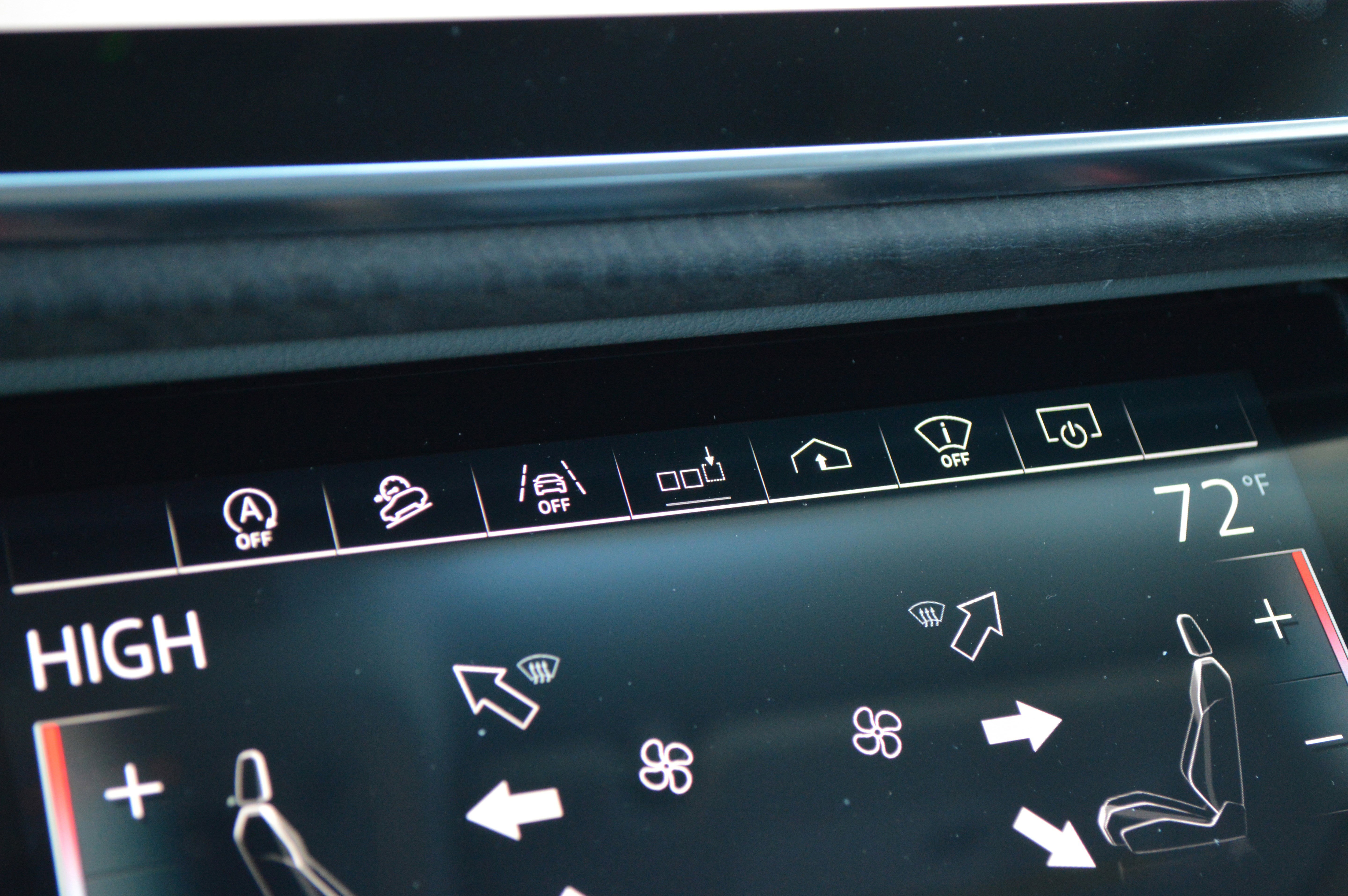 Used 2019 Audi Q8 Prestige w/ Luxury Package image 22