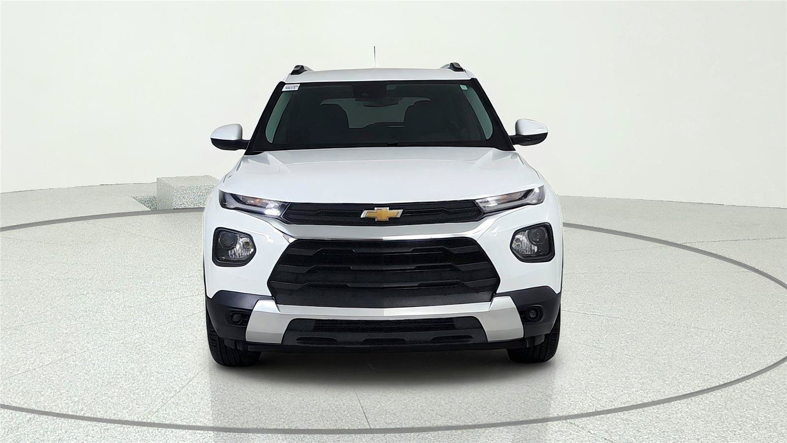 Used 2023 Chevrolet TrailBlazer LT FWD image 2