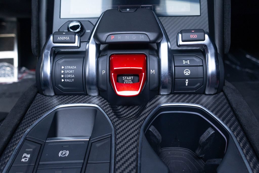 Used 2024 Lamborghini Urus Performante AWD/4WD image 51
