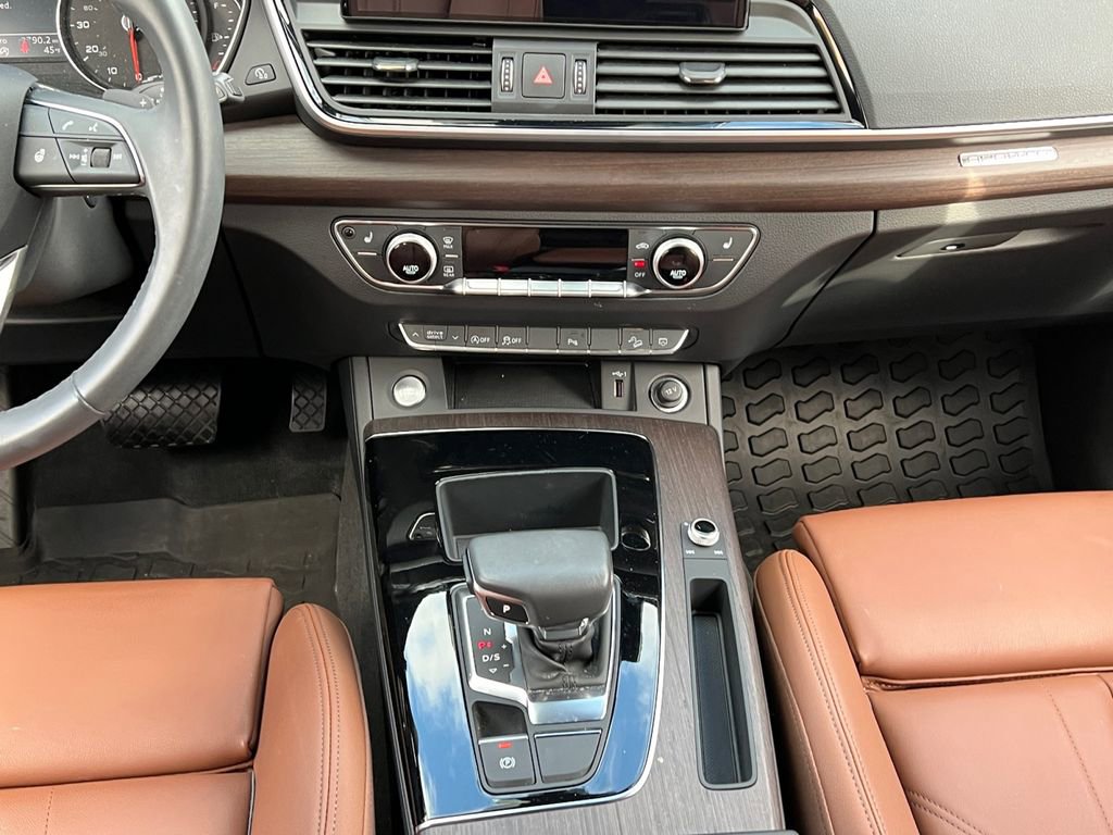 Used 2024 Audi Q5 2.0T Premium w/ Convenience Package image 12