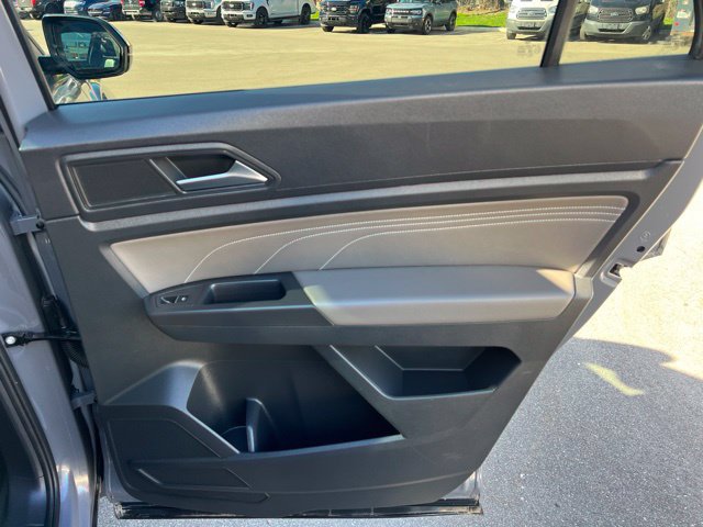 Used 2023 Volkswagen Atlas Cross Sport SEL R-Line AWD/4WD image 12