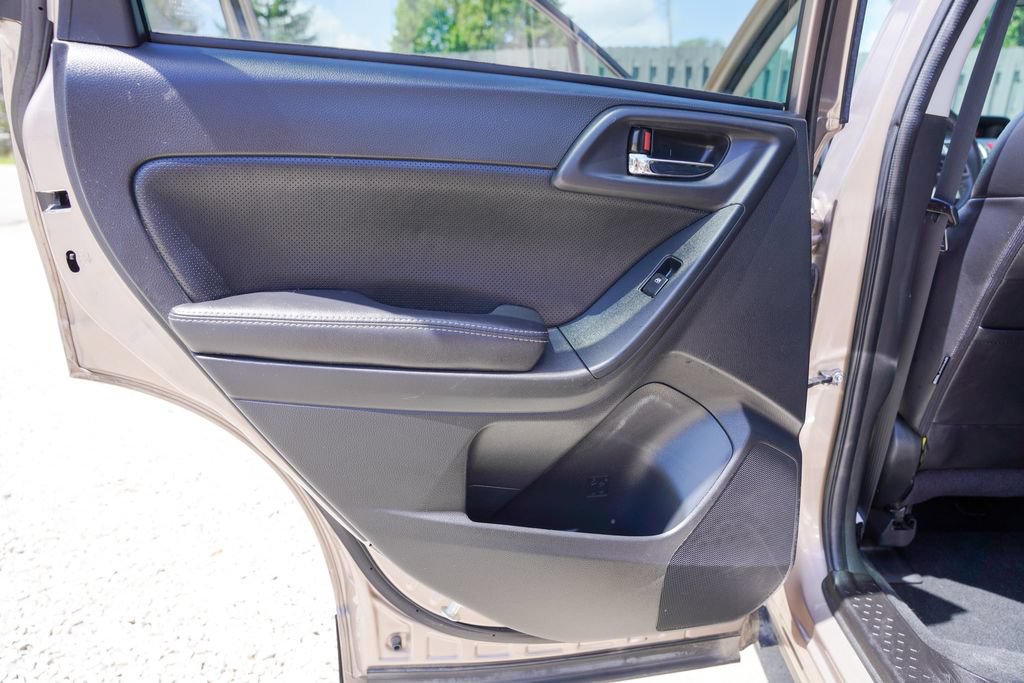 Used 2016 Subaru Forester 2.5i Limited AWD/4WD image 26