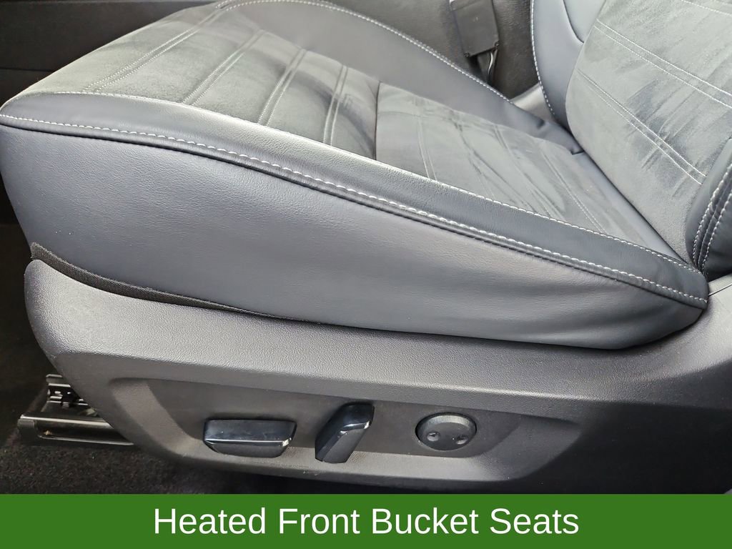 Used 2025 Mitsubishi Outlander AWD image 24