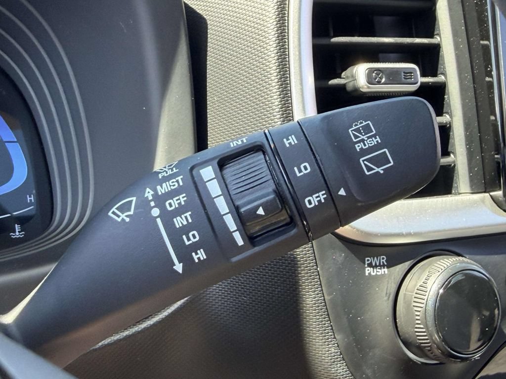 Certified 2024 Hyundai Venue SEL FWD image 27