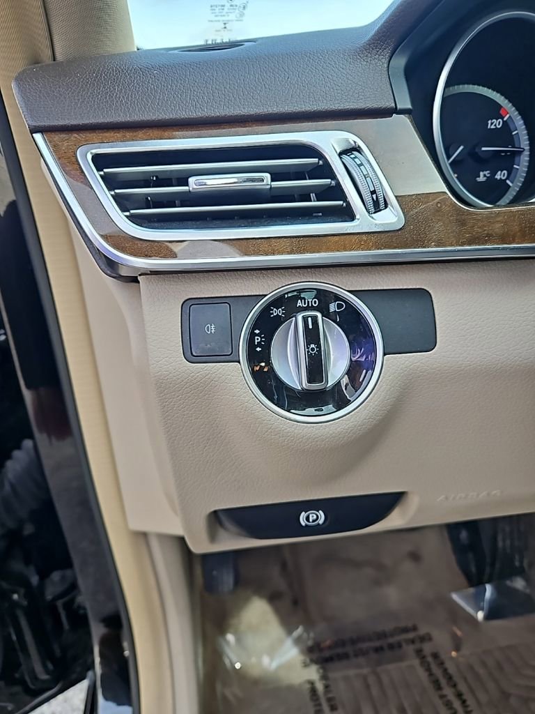 Used 2016 Mercedes-Benz E 350 Sedan image 15