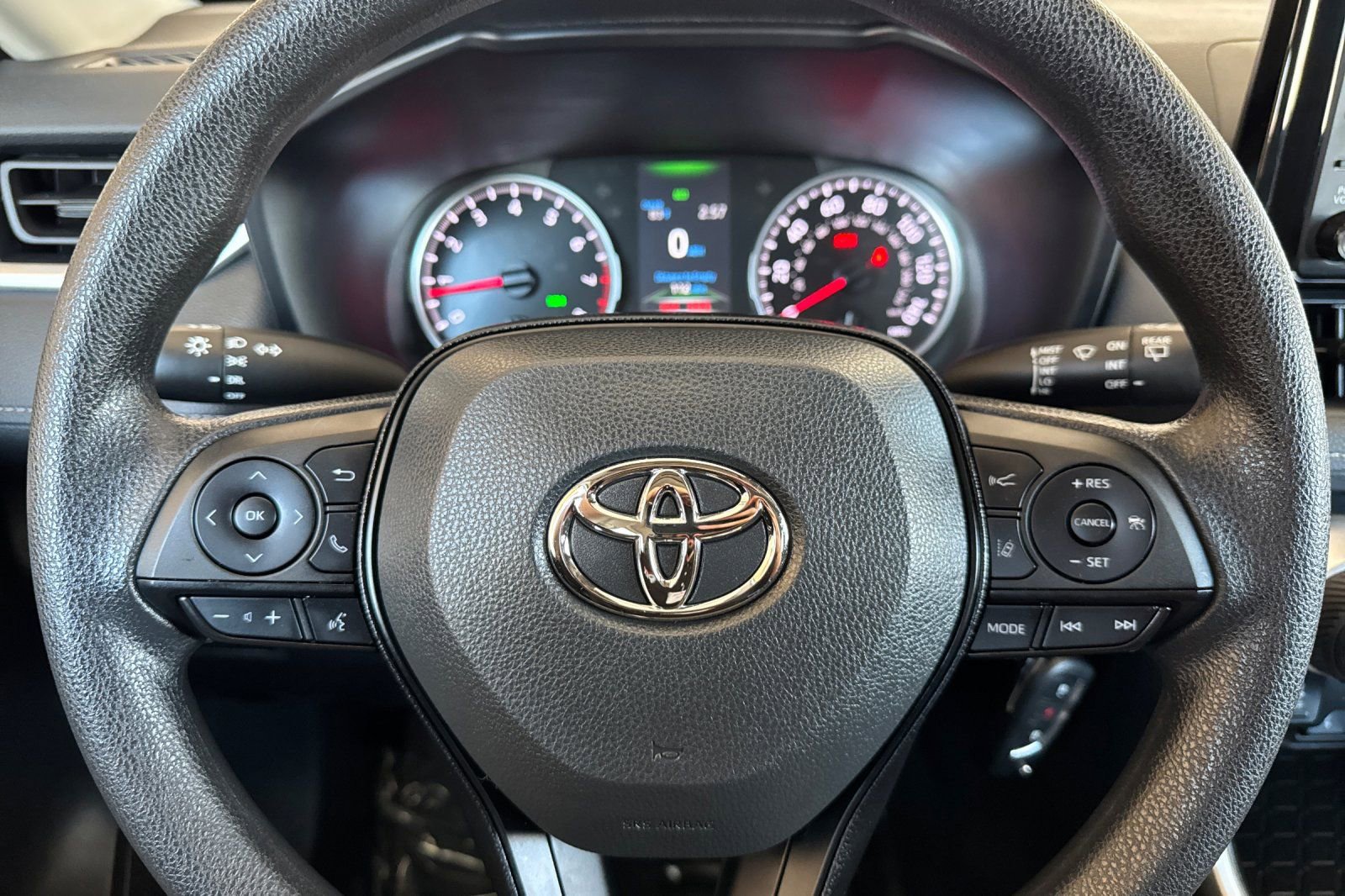 Used 2022 Toyota RAV4 LE image 22