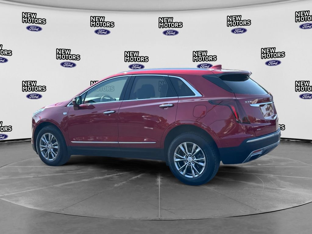 Used 2022 Cadillac XT5 Premium Luxury w/ Technology Package AWD/4WD image 3