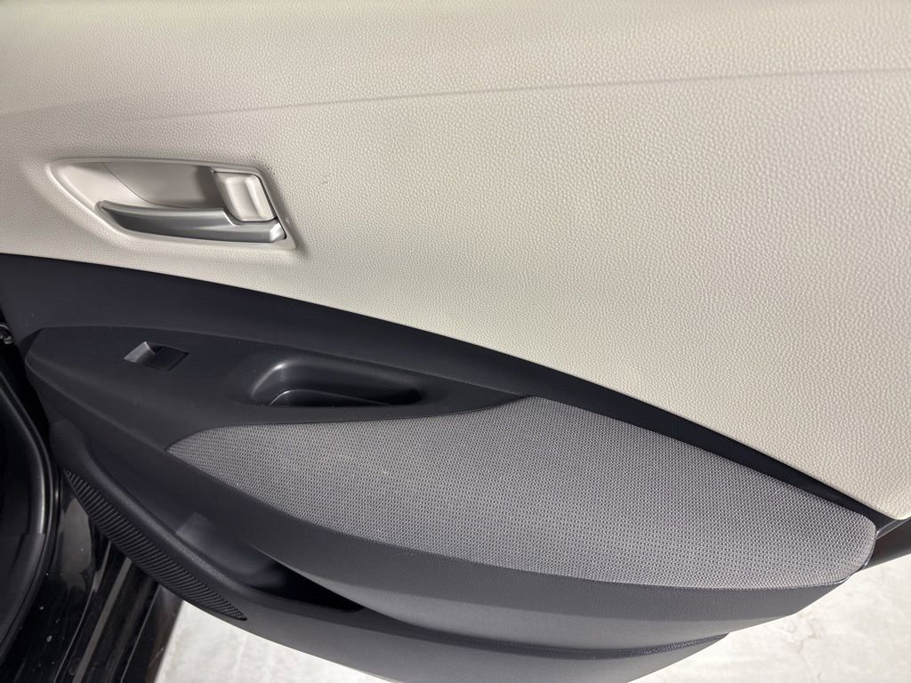 Used 2020 Toyota Corolla LE FWD image 14