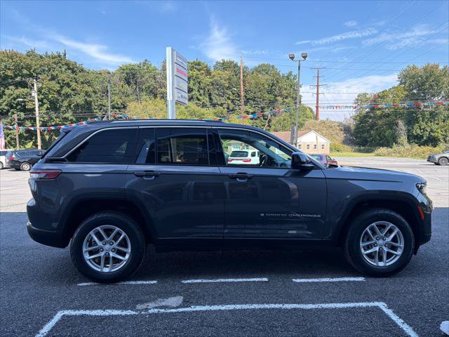 Certified 2023 Jeep Grand Cherokee Laredo X AWD/4WD image 6