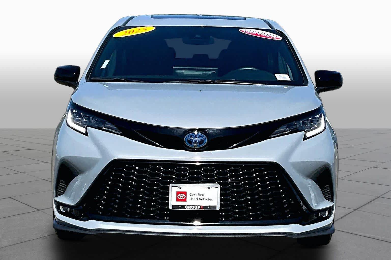 Certified 2025 Toyota Sienna XSE AWD/4WD image 3