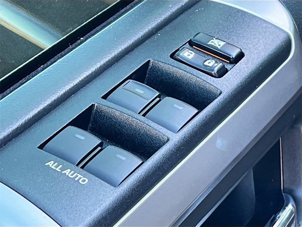 Used 2019 Toyota 4Runner SR5 image 18