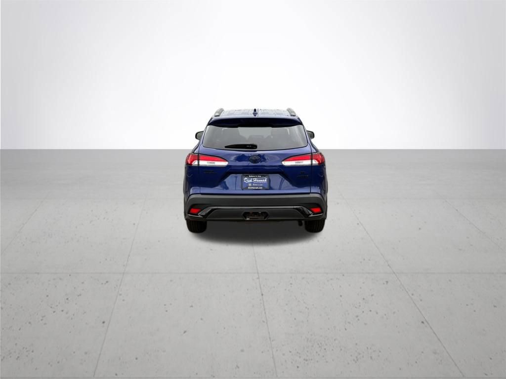 Used 2024 Toyota Corolla Cross SE image 7