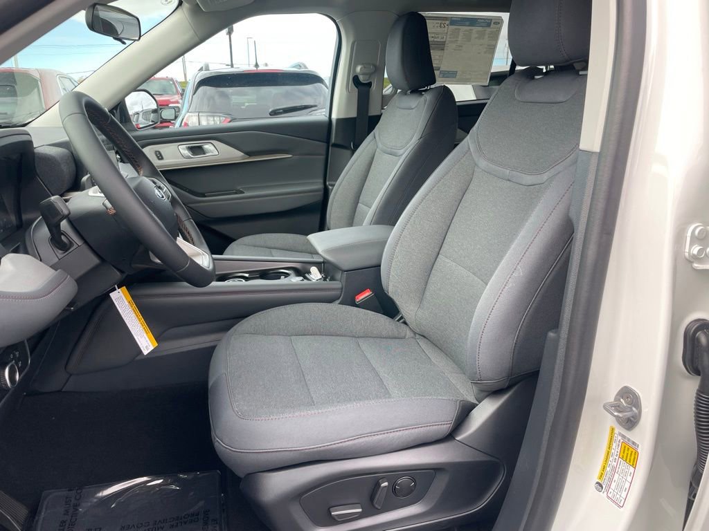 New 2026 Ford Explorer Active image 7