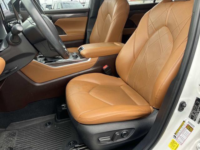 Used 2021 Toyota Highlander Platinum AWD/4WD image 23