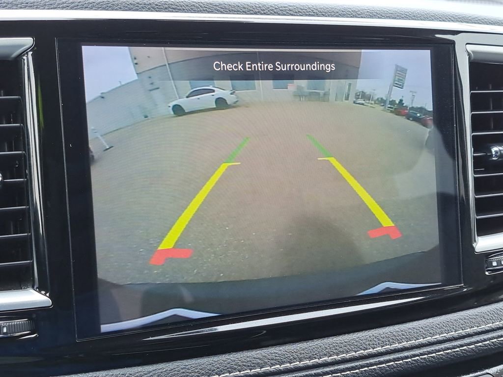 Used 2024 Chrysler Pacifica Select image 11
