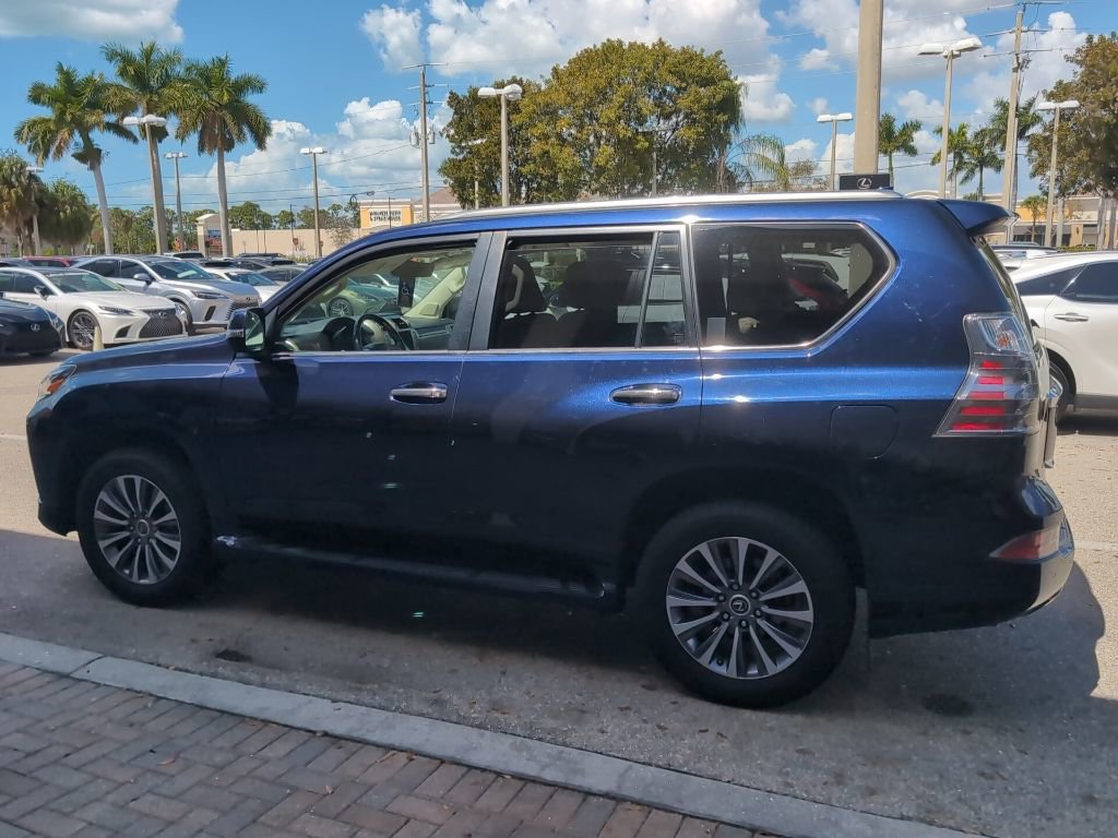 Certified 2020 Lexus GX 460 Luxury w/ Accessory Package image 6