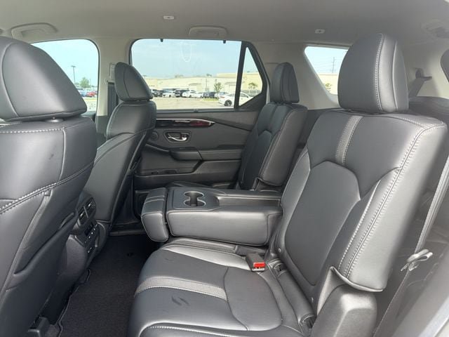 Used 2025 Honda Pilot EX-L image 12