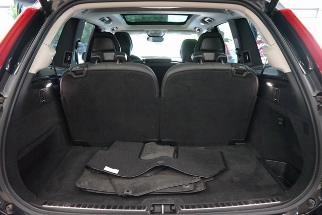 Used 2023 Volvo XC90 B6 Plus image 54