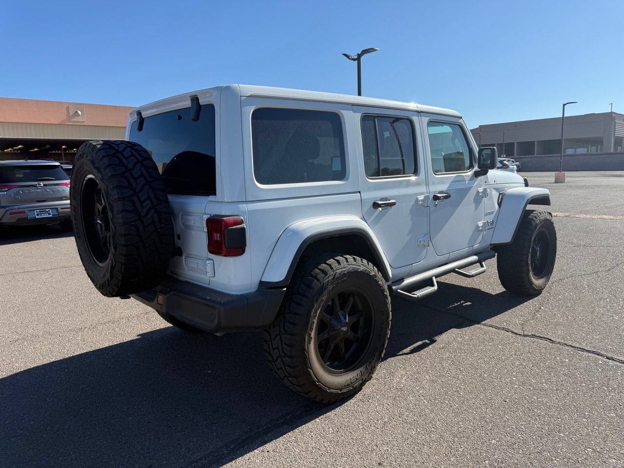 Used 2024 Jeep Wrangler Unlimited Sahara w/ Safety Group AWD/4WD image 5